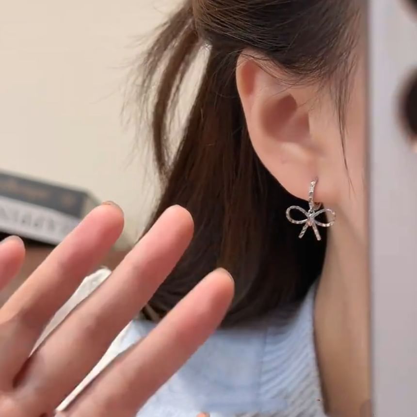 Earring Drop Huggie Bow