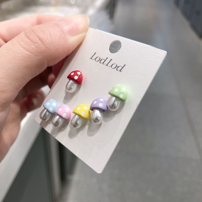 of Ear Stud 6: Set Mushroom