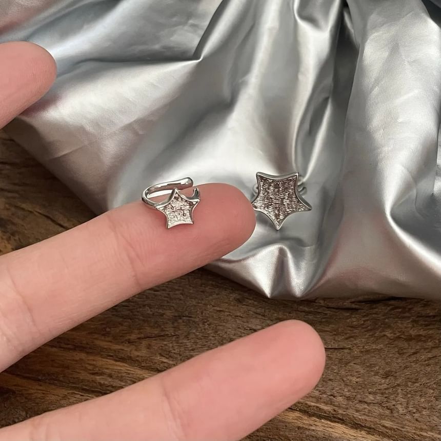 Asymmetrical Star Cuff Ear