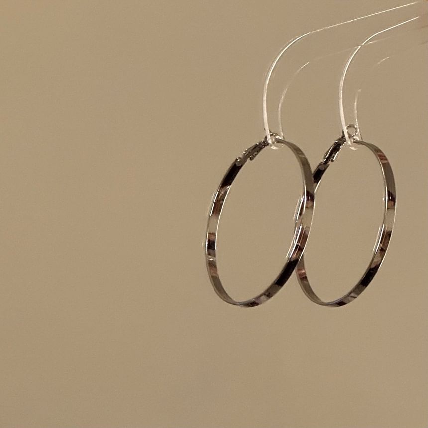Shiny Hoop Leverback Earring