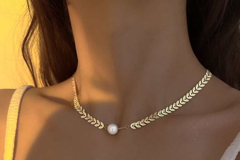 Pearl Leaf Faux Choker