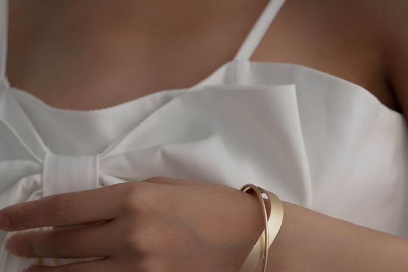 Plain Bangle Cross