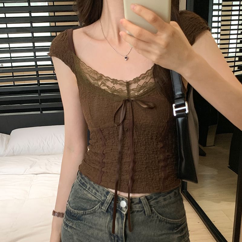 Cap-Sleeve Top V-Neck Lace Crop
