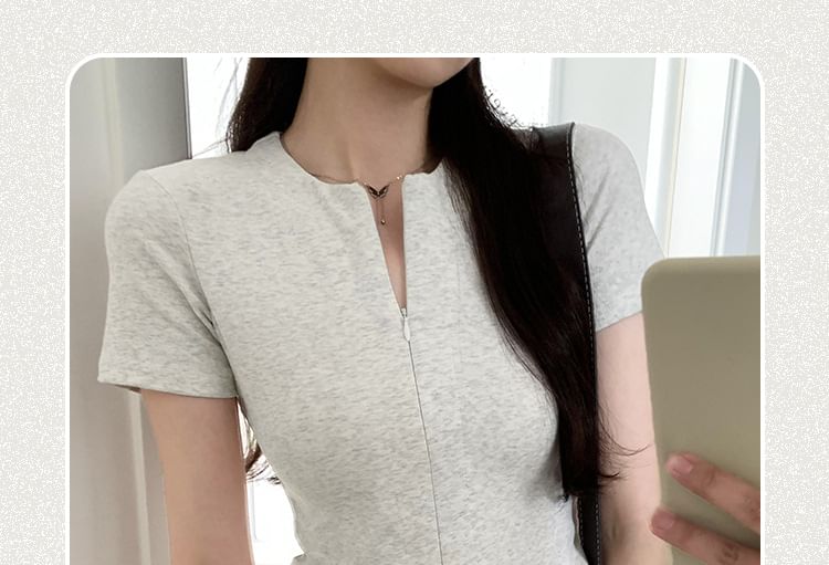 Plain Knit Short-Sleeve Top Zip-Up