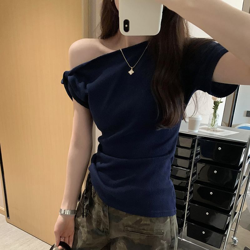 Asymmetrical Plain Tee Short-Sleeve