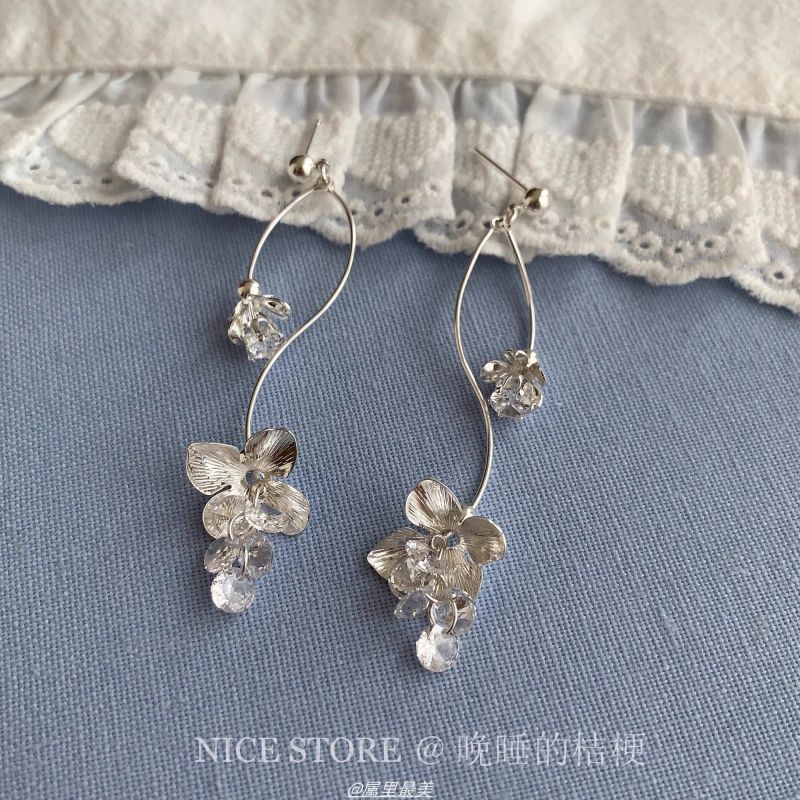 Dangle Alloy Rhinestone Floral Earring