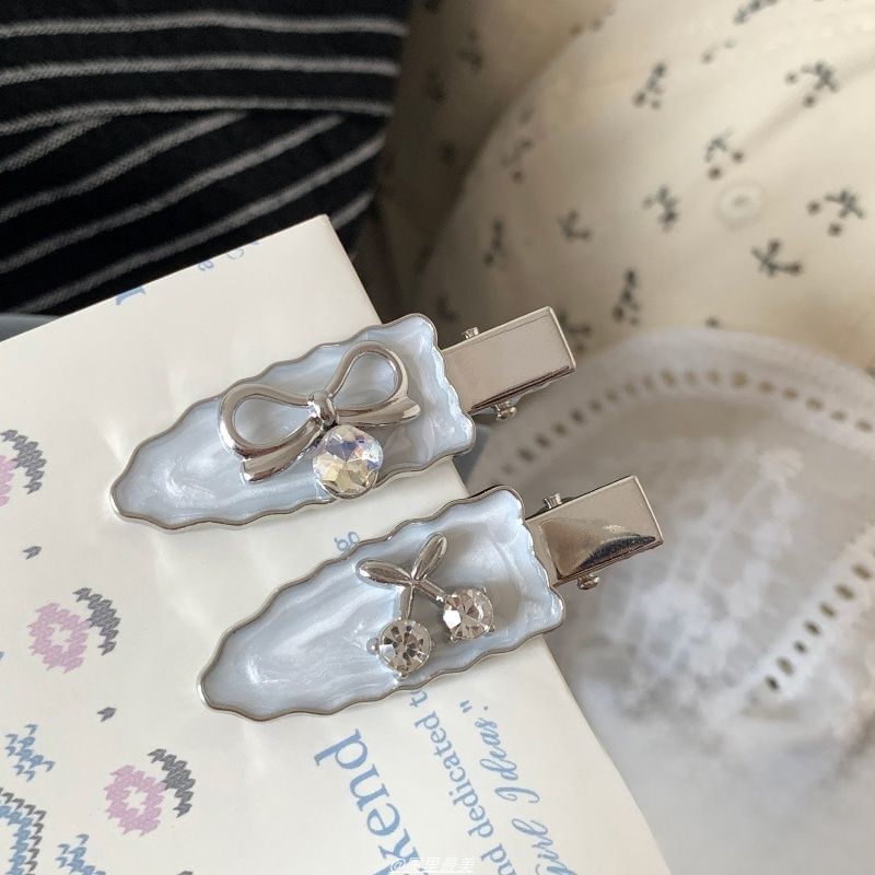 2: Rhinestone of Alloy Cherry / Bow Set Hair Clip