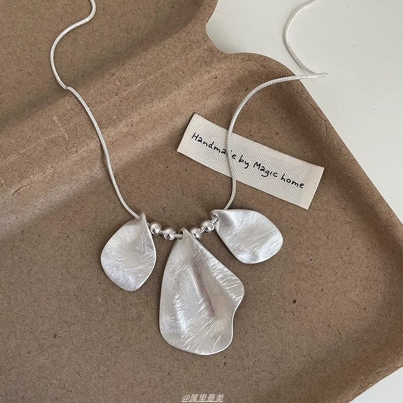 Petal Brushed Alloy Pendant Necklace