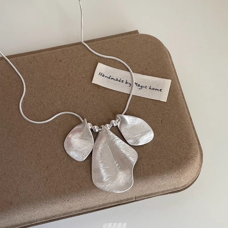 Petal Brushed Alloy Pendant Necklace