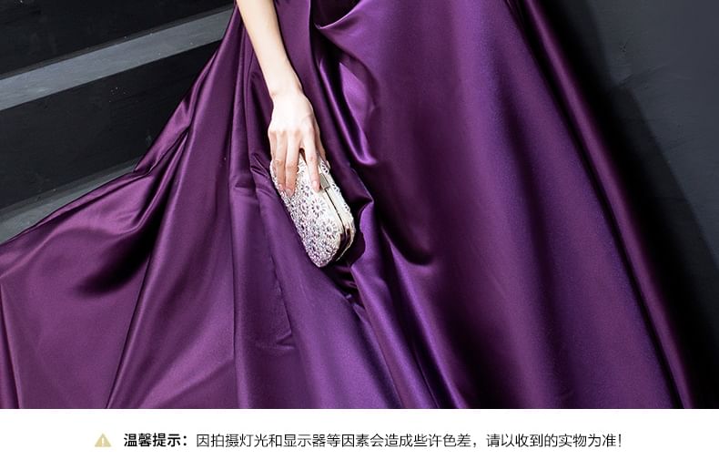 Short-Sleeve V-Neck Plain Velvet A-Line Evening Gown