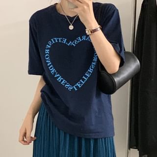 Short-Sleeve Crewneck Lettering Tee / High Rise Midi Pleated Skirt