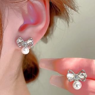 Bow Faux Pearl Stud Earring