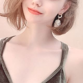 Earring Drop Clip / Shell On Disc