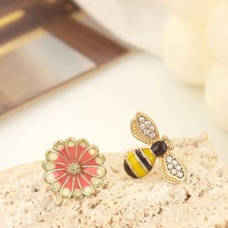 Enamel Stud Asymmetrical Bee Flower / On Clip Earring