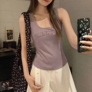 Fit Slim Scoop Tank Top Neck Lettering