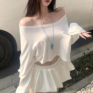 Plain Mini / Crop T-Shirt Off A-Line Shoulder Skirt Long-Sleeve