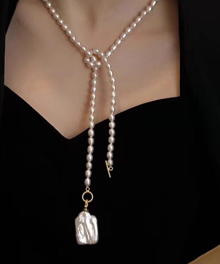 Modern White Pendant Pearl Necklace Alloy