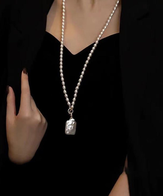 Modern White Pendant Pearl Necklace Alloy