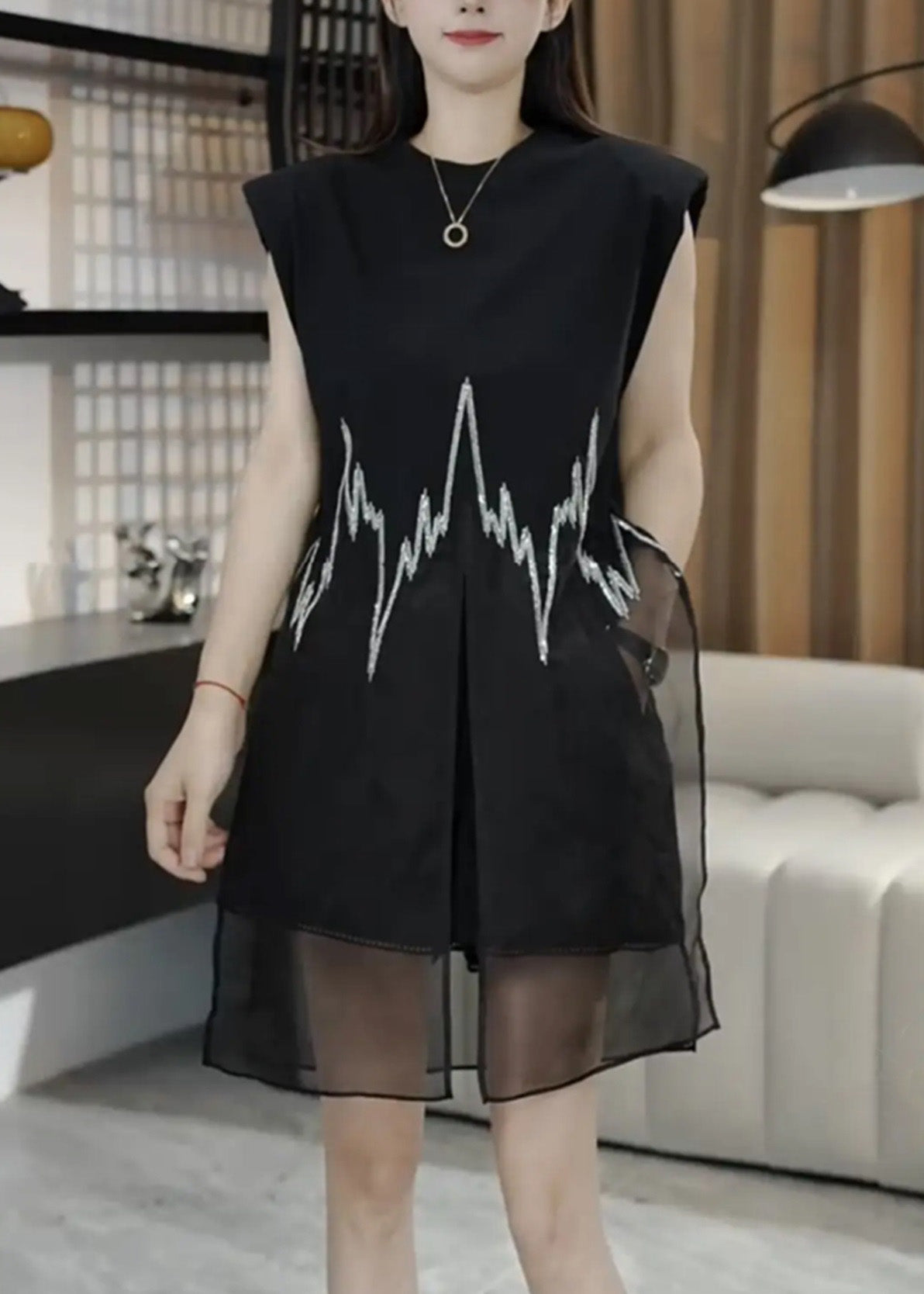 New Sleeveless Mid Side O-Neck Black Top Open Embroidered