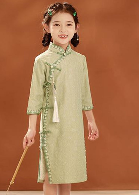 Green Collar Holiday Kids New Embroideried Maxi Stand Button