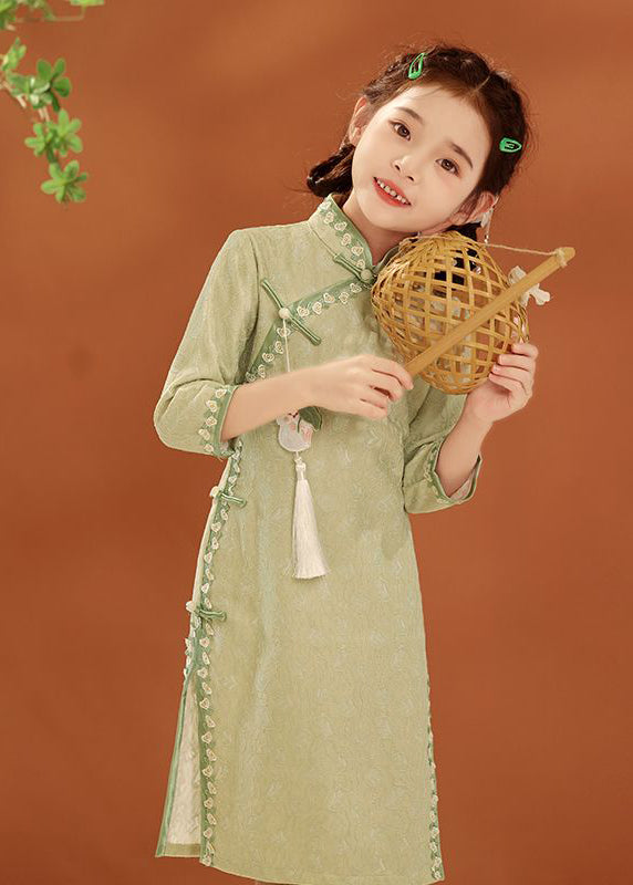 Green Collar Holiday Kids New Embroideried Maxi Stand Button