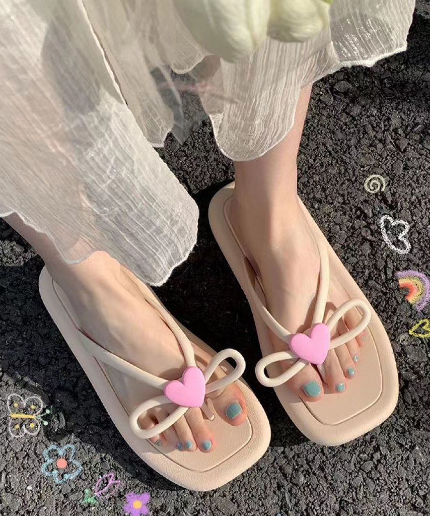 Neue vielseitige Aprikosen-Flip-Flops mit Herzverzierung AA008