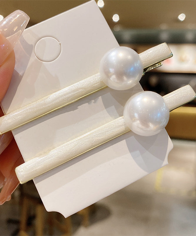 Pearl White Stylish Hairpin Zircon Alloy