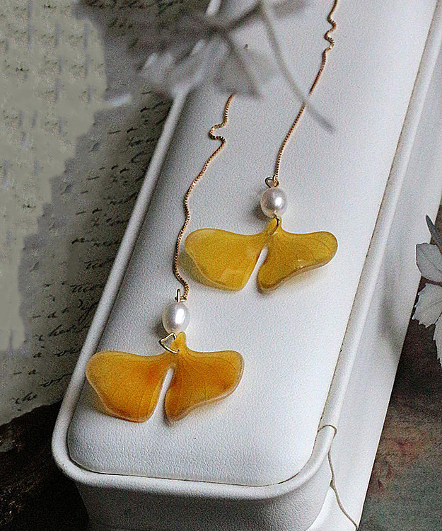 Boucles d'oreilles pendantes élégantes en or jaune 14 carats avec perles et pampilles en forme de feuille de ginkgo GH1070