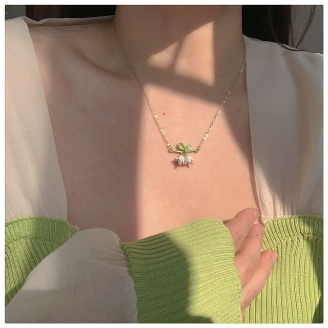 Faux Earring Necklace / Bracelet Hook Flower Pearl Stud