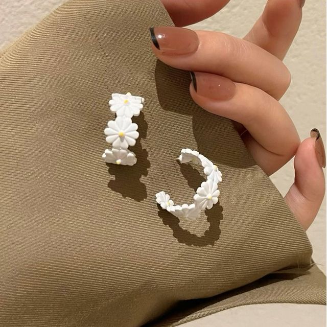 Hoop Flower Open Earring