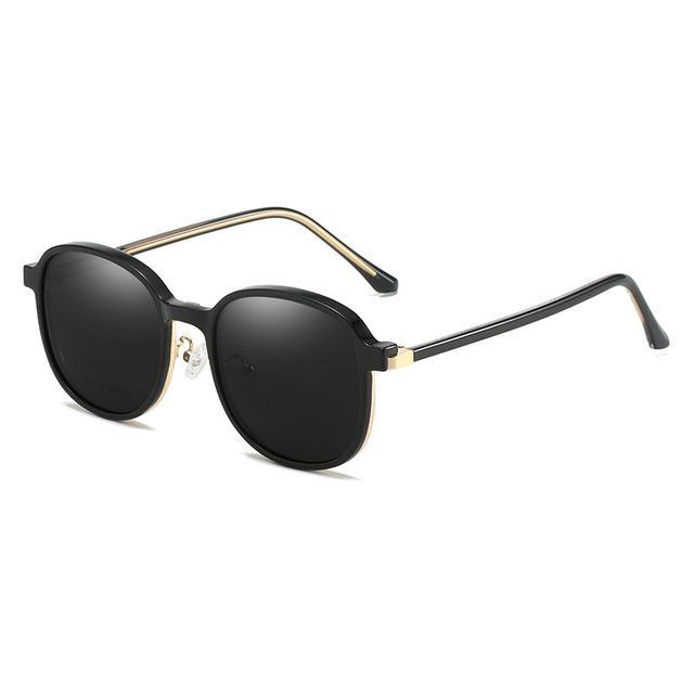 Sunglasses with On Round Magnetic Glasses Snap