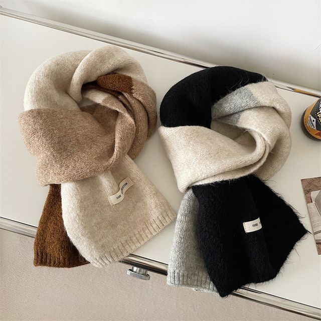 Color Knit Scarf Applique Block Lettering