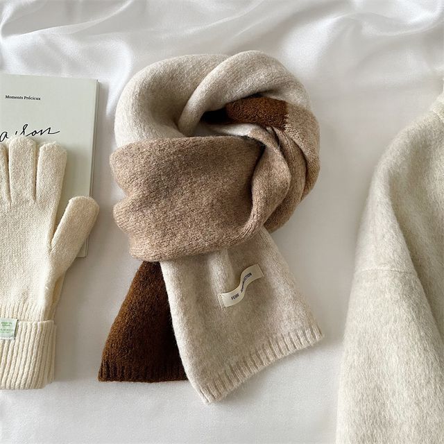 Color Knit Scarf Applique Block Lettering