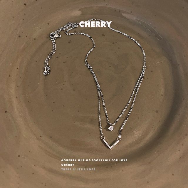 Rhinestone Pendant Necklace