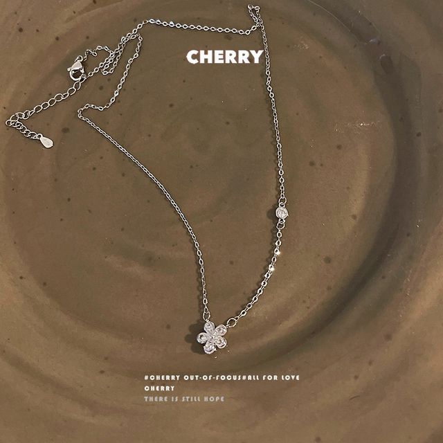 Rhinestone Pendant Necklace