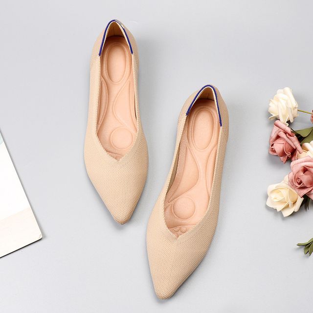 Pointy-Toe Flats Knit