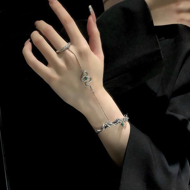 / Bracelet Chained Leather Choker Faux