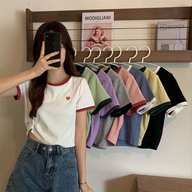 Round Short-Sleeve Trim Neck Heart Tee Contrast