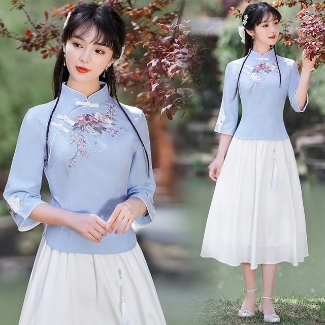 3/4-Sleeve Mock Neck Floral Embroidered Hanfu Top