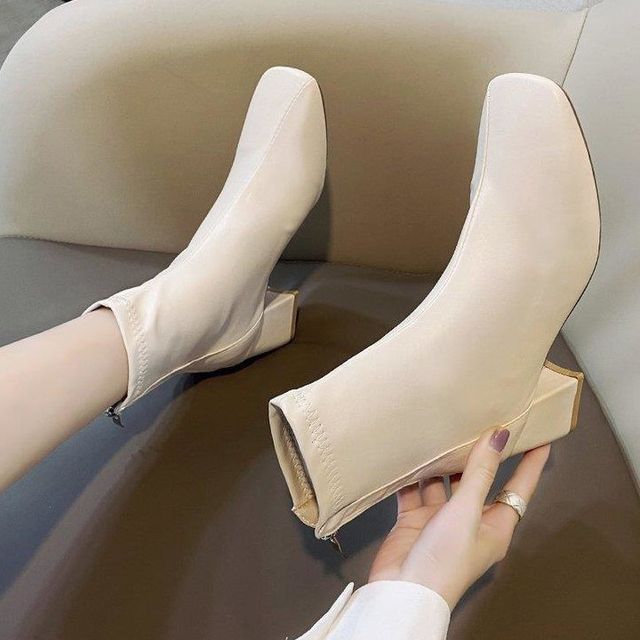 Short Chunky Boots Heel Plain
