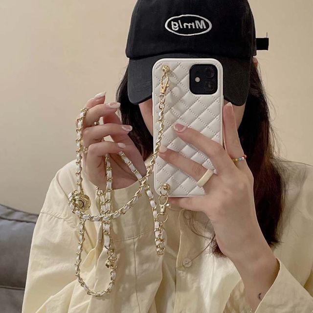 Phone Case Chained