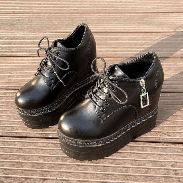 Ups Lace Hidden Wedge Platform