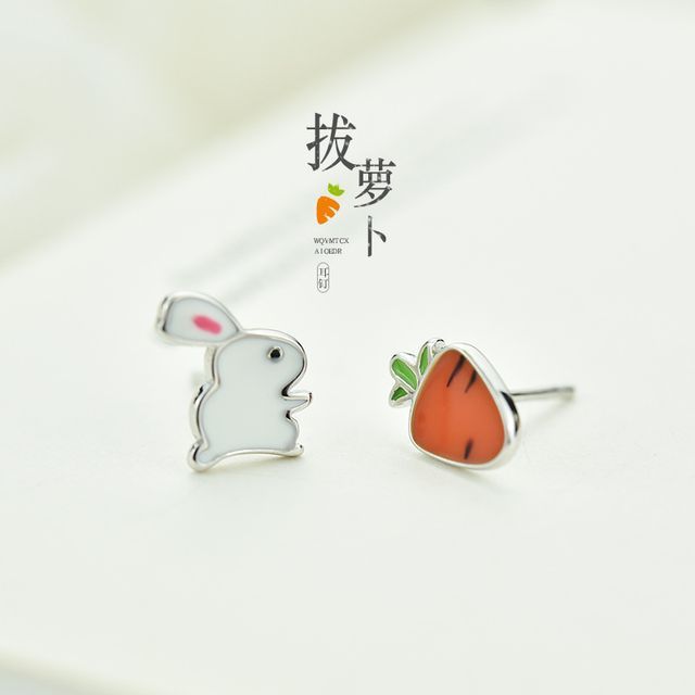 Rabbit Carrot Alloy Earring