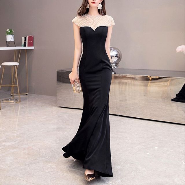 Short-Sleeve Two Tone Mermaid Evening Gown