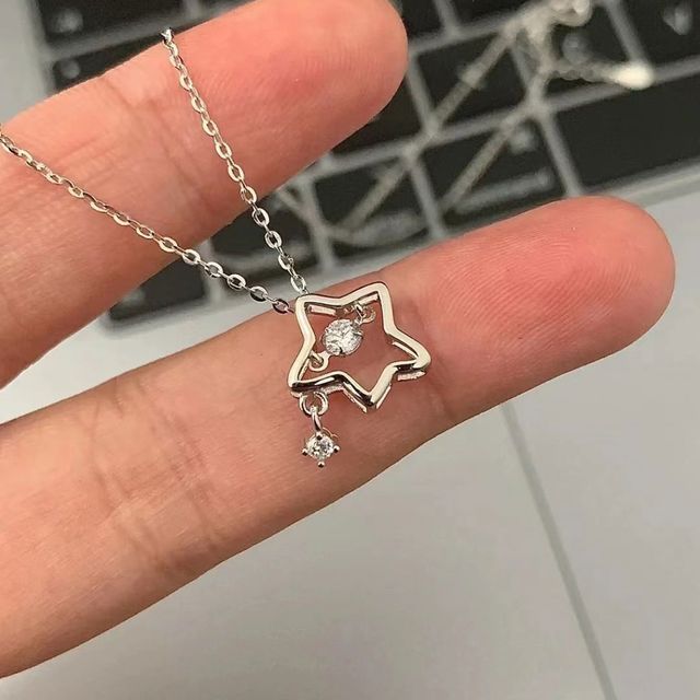 Choker Alloy Star Pendant