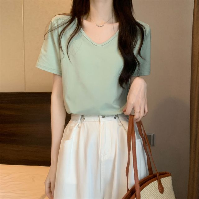 V-Neck Short-Sleeve T-Shirt Plain