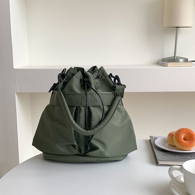 Nylon Multi-Pocket Drawstring Bucket Bag