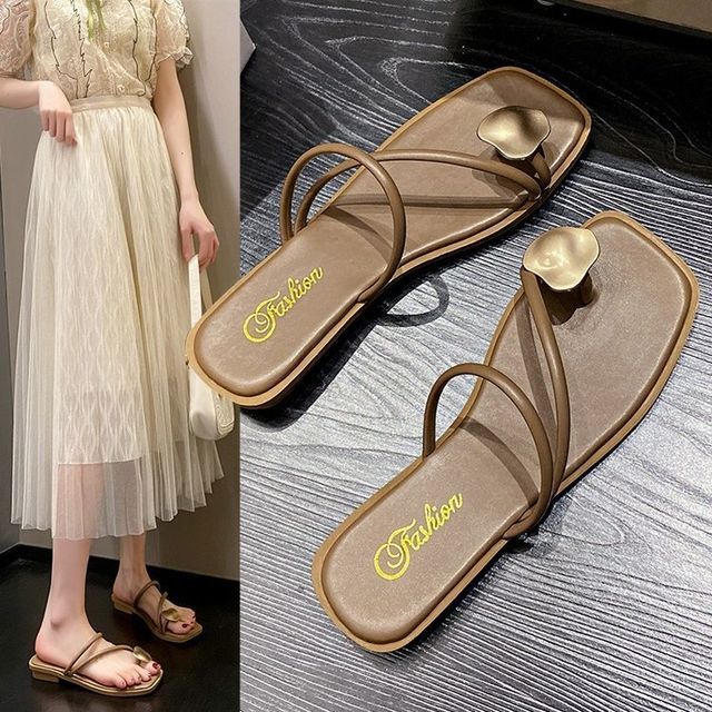Toe Slide Loop Sandals