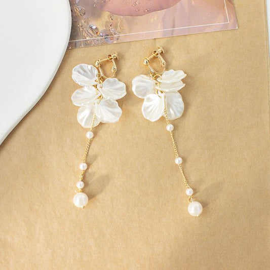 Earring Petal / Faux On Clip Drop Pearl