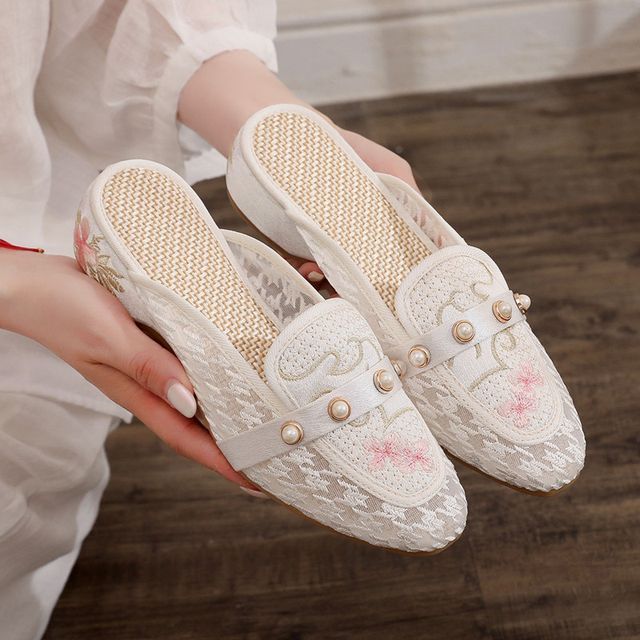 Flower Mules Pointed Chunky Embroidered Heel